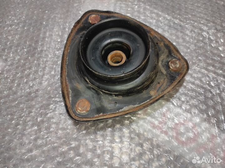 Опора амортизатора Toyota Camry 70