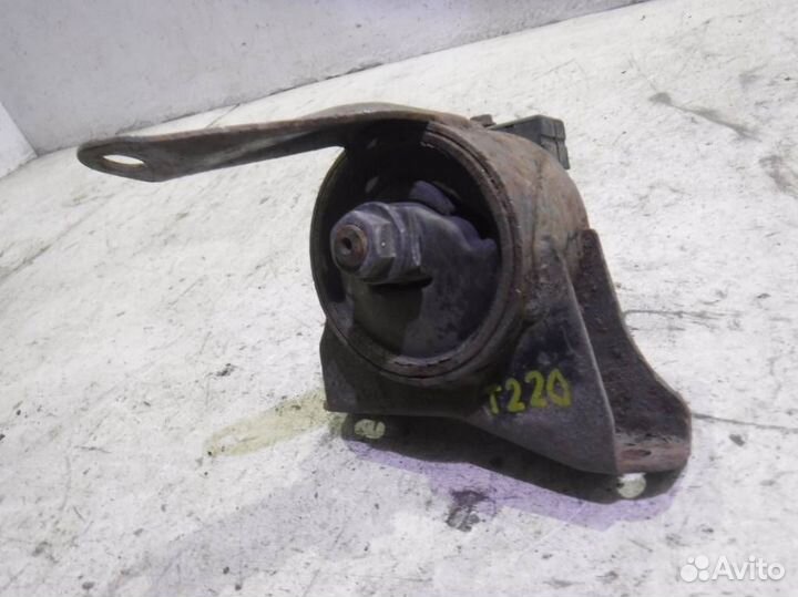 Подушка двигателя Тойота