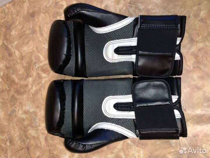 Боксерские перчатки 12 oz everlast