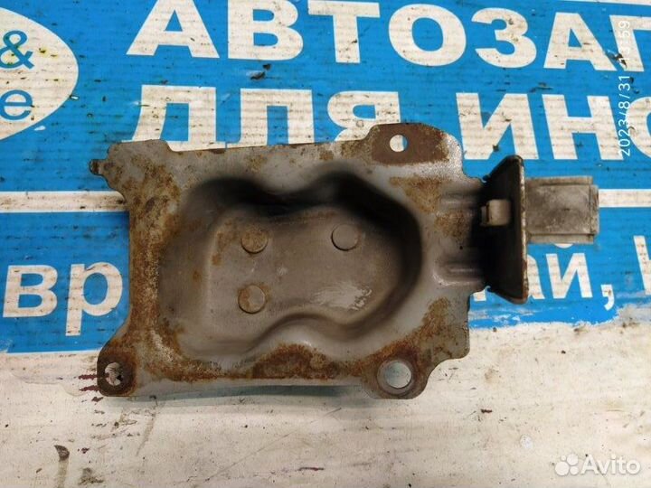 Кронш. усилителя бамп.перед.лев. Nissan Maxima а33