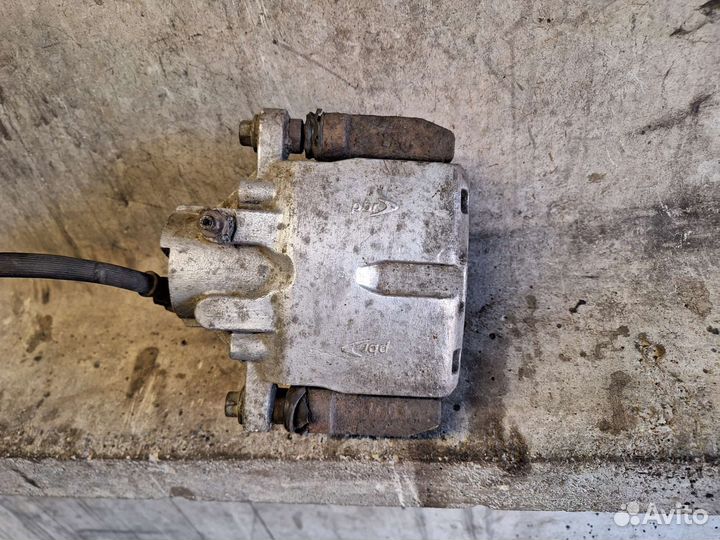 Суппорт задний левый cadillac srx 1