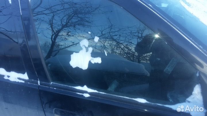 Стекло переднее правое на пежо 306 Peugeot 306