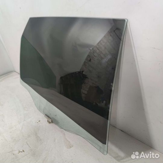Стекло двери Kia Optima 4 задней правой