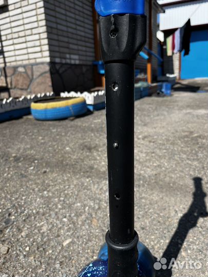 Самокат трехколесный