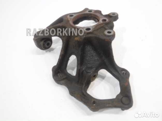 Кулак задний правый Мазда