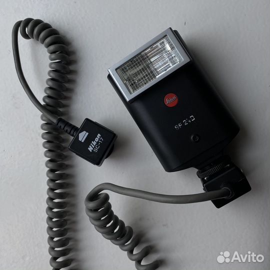 Вспышка leica SF 240 + шнур nikon sc 17