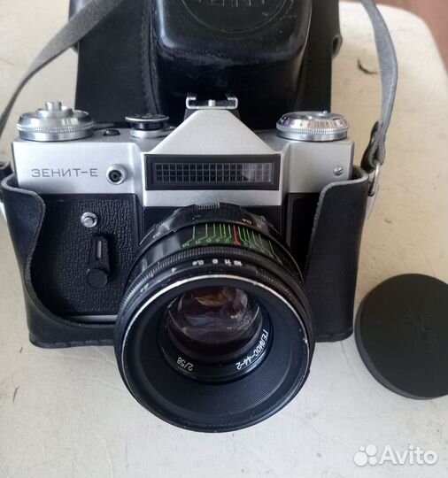 Фотоаппарат зенит е. С объективом Гелиос 44-2