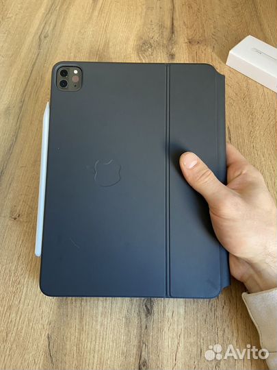 Apple Magic Keyboard для iPad Pro 11