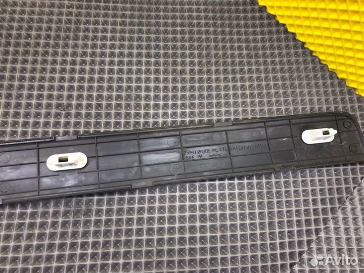 Накладка порога передняя Nissan Primera P11(144)