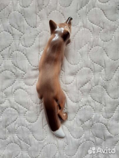 Ифз Фарфоровая статуэтка Лиса крадущаяся