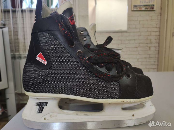 Хоккейные коньки bauer