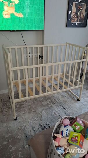 Детская кроватка,новая не пользовались
