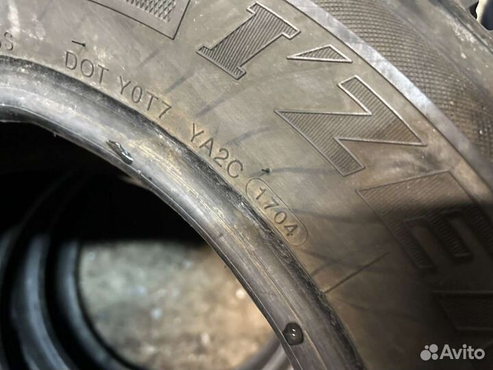 Kumho I'Zen Wis KW19 215/65 R15