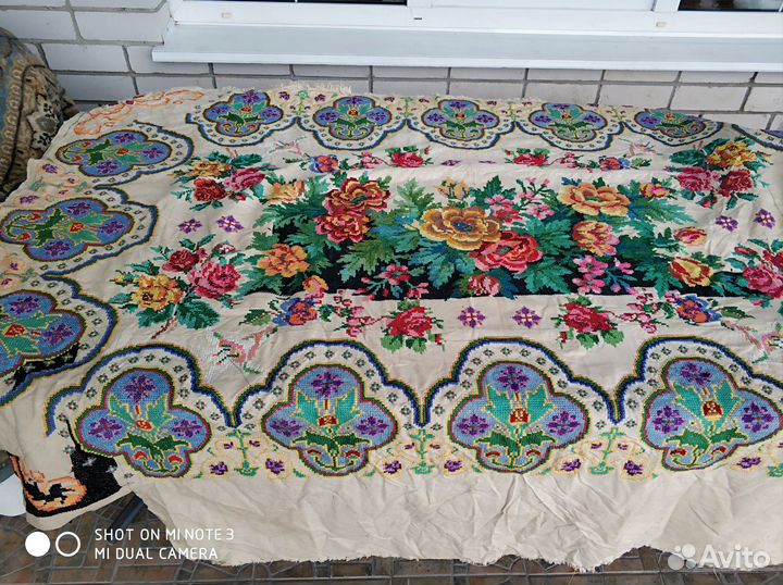 Старинное покрывало.вышивка