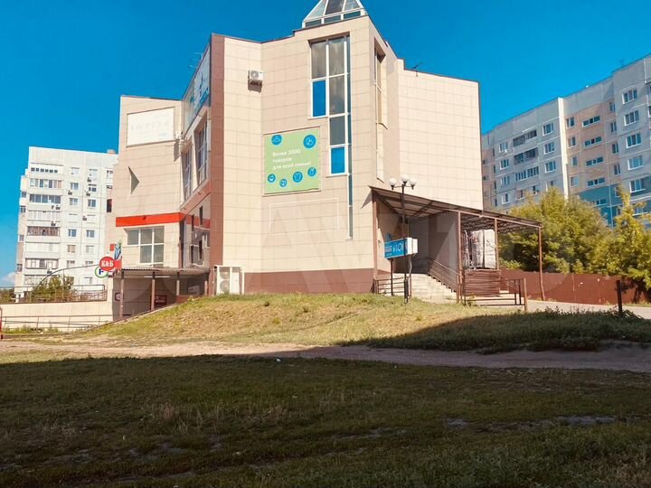 Торгово-офисное здание, 2244 м²