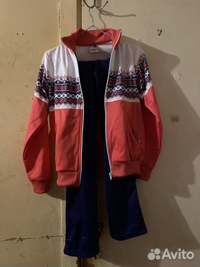 Спортивный костюм женский