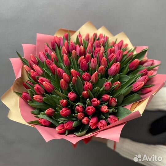 Букет 276 Сортовые тюльпаны красные 95 шт