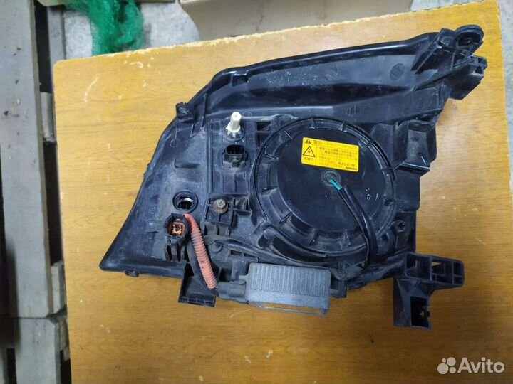 Фара nissan x-trail t30 правая ксенон