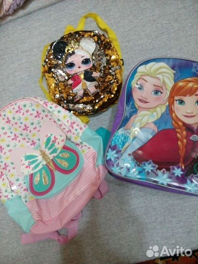 Рюкзаки, сумочка и зонтик