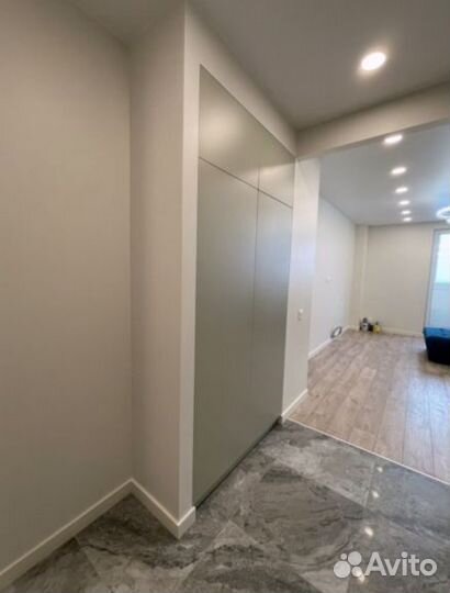 Шкаф распашной