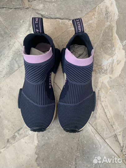 Кроссовки женские