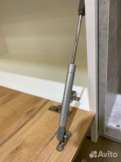 Обувница белая