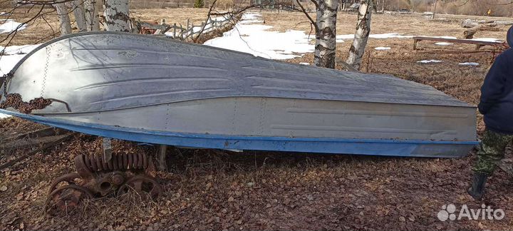 Продам лодку Казанка 5м2