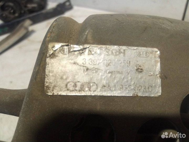 Трапеция стеклоочистителя Audi A6 4A/C4