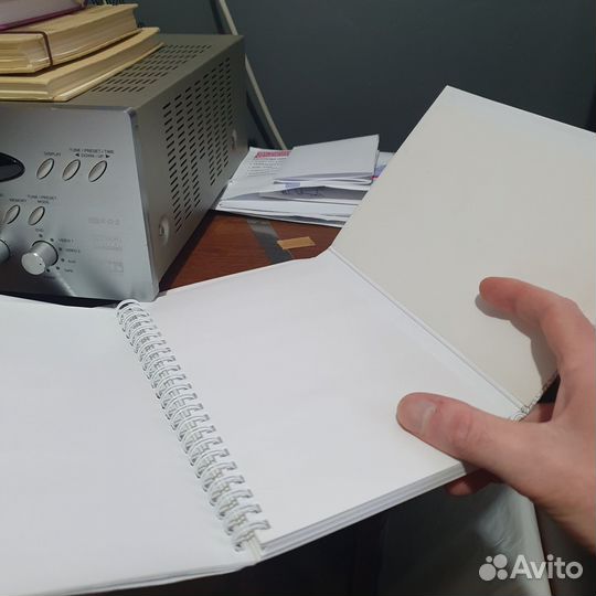 Блокнот с девушкой