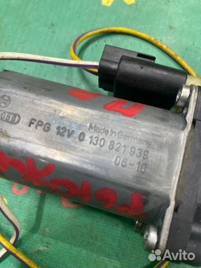 Моторчик стеклоподъемника передний правый Ford