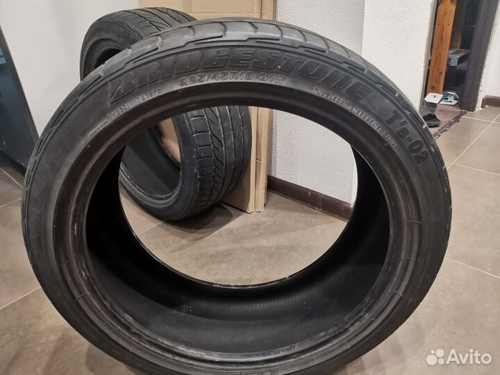 Bridgestone TS-02 225/45 R18 91W