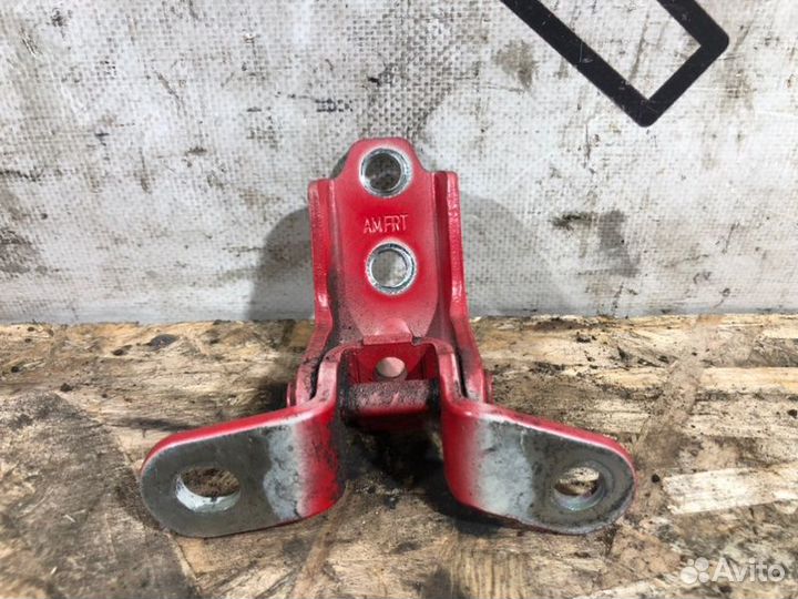 Петля двери передняя левая Kia Soul 2 Рестайл