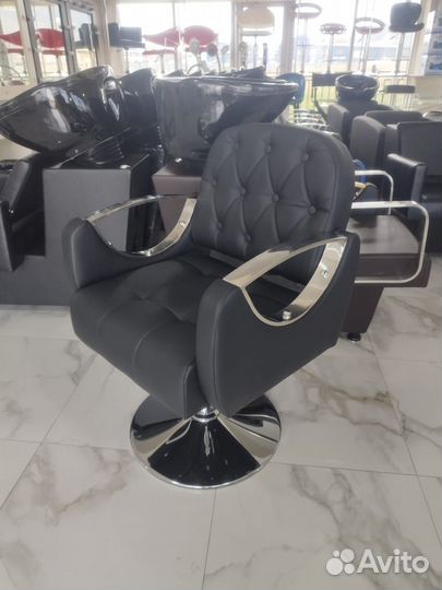Парикмахерское кресло