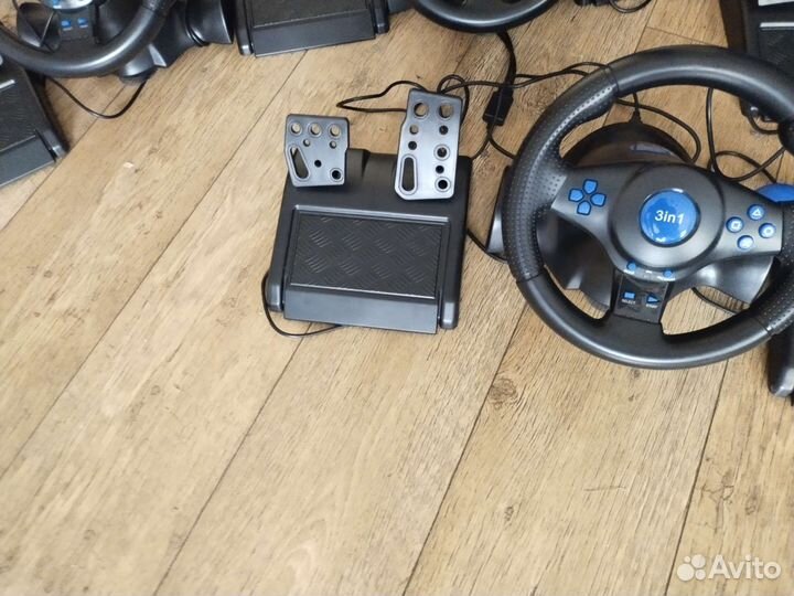 Игровой руль с педалями