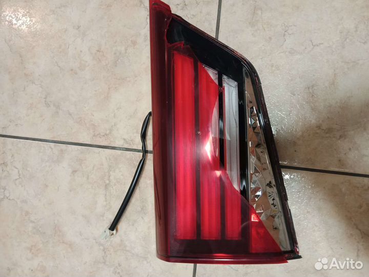 Задний левый внутренний фонарь Митсубиси