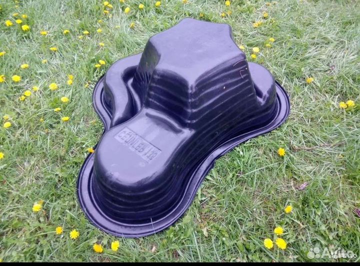 Декоративный пруд