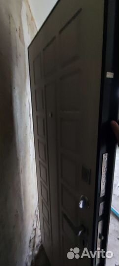 Дверь входная металлическая бу