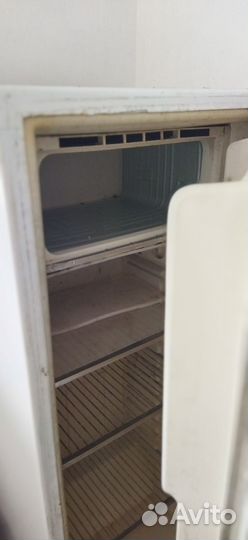 Рабочий б/у холодильник