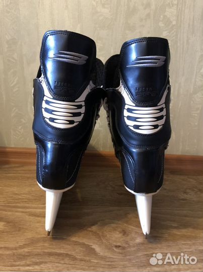 Хоккейные коньки Bauer Supreme 7000 Pro Stock