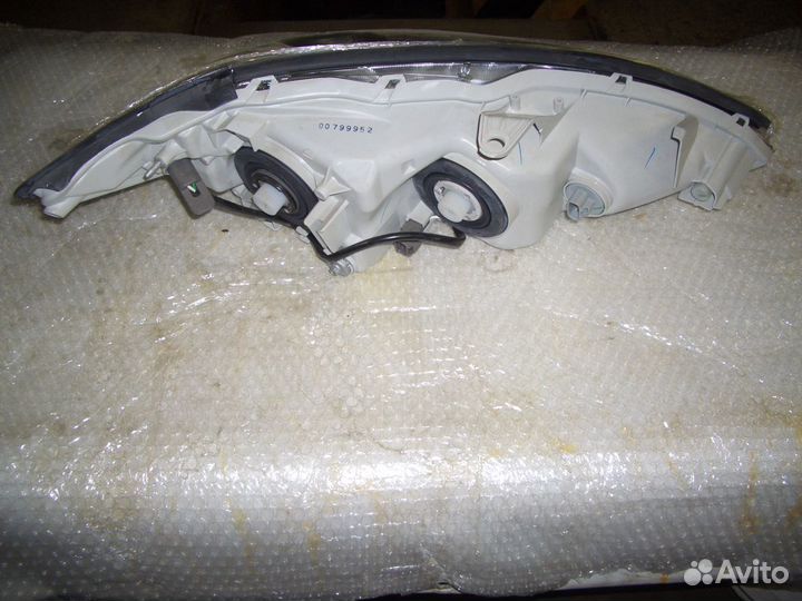 Фара левая Тойота Камри V30 c05-06г. новая