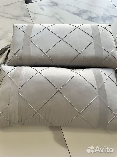 Бортики и подушки в отличном состоянии