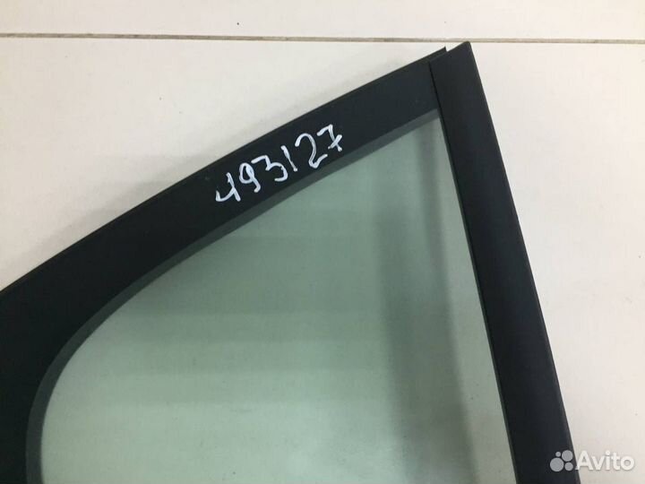 Стекло двери задней правой форточка Volkswagen Pol