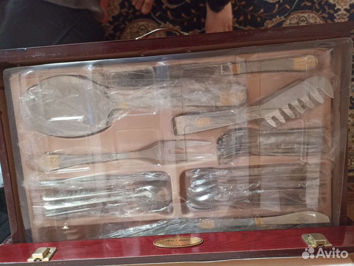 Столовые приборы