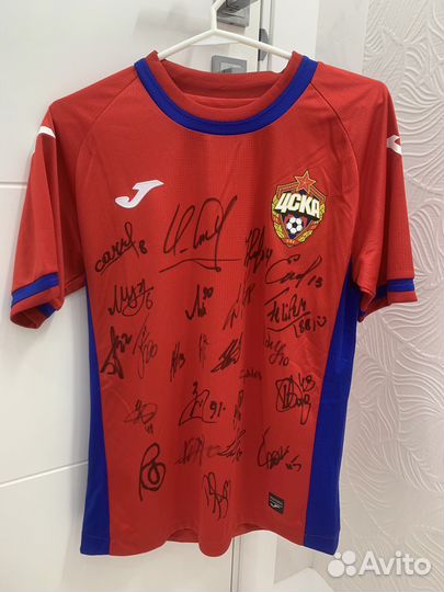 Футболка с автографами футболистов цска
