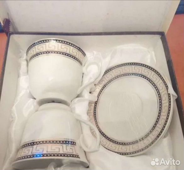 Чайные чашки с блюдцами