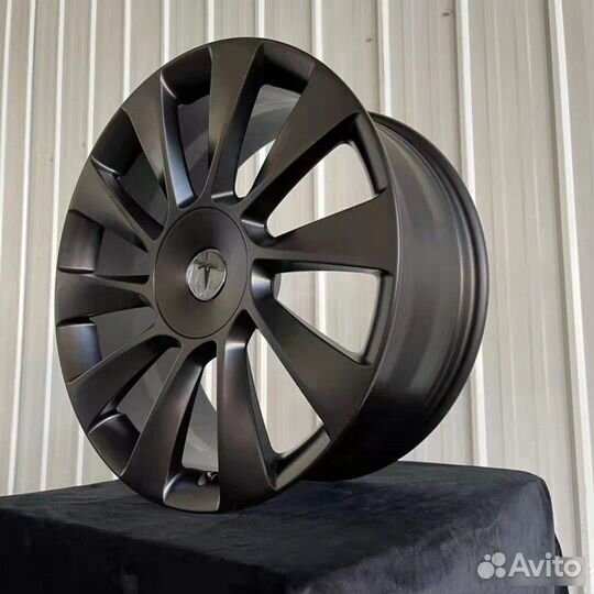 Кованые диски R20 Tesla Model Y