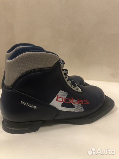 Лыжные ботинки р. 35