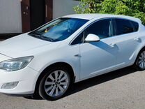 Opel Astra 1.6 AT, 2011, 240 000 км, с пробегом, цена 810 000 руб.