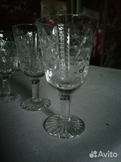 Хрустальные рюмки, высота 9,5 сантиметра