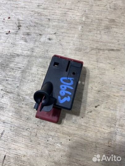 Ручка открывания капота Mercedes-Benz E-Class W210